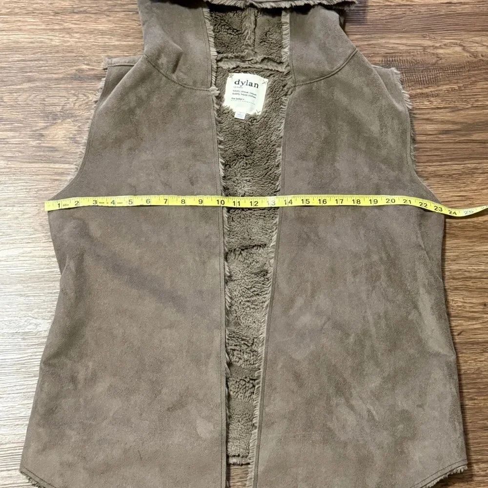 Dylan Faux Fur Sleeveless Reversible Women's Hooded Vest Taupe Brown XL - Picture 13 of 15